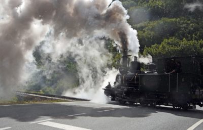 steam-locomotive-1348084_1920